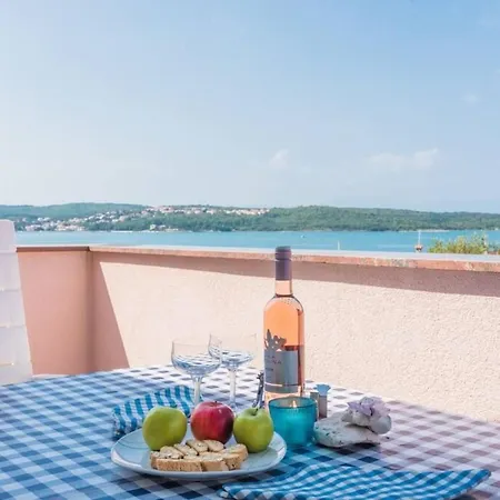 Apartamento Grosse In Mit Moebliertem Balkon By Interhome *