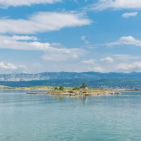 Grosse In Mit Moebliertem Balkon By Interhome Apartamento