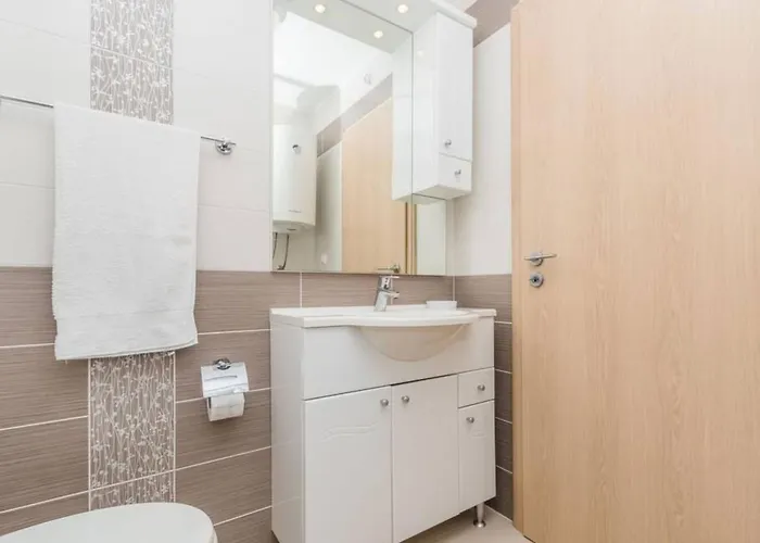 Apartment Grosse In Mit Moebliertem Balkon By Interhome