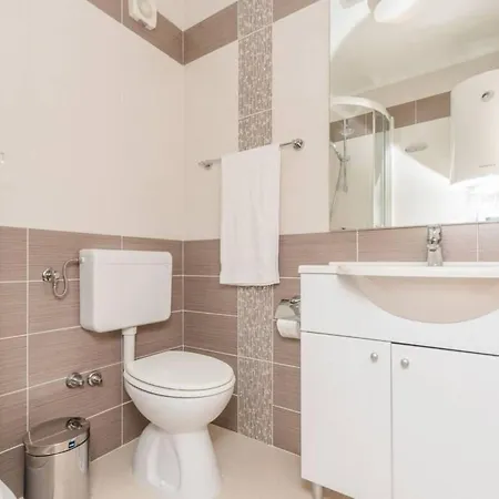 Grosse In Mit Moebliertem Balkon By Interhome Apartament *