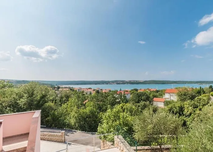 Grosse In Mit Moebliertem Balkon By Interhome Apartmán *