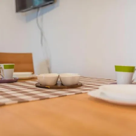Grosse In Mit Moebliertem Balkon By Interhome Daire Klimno